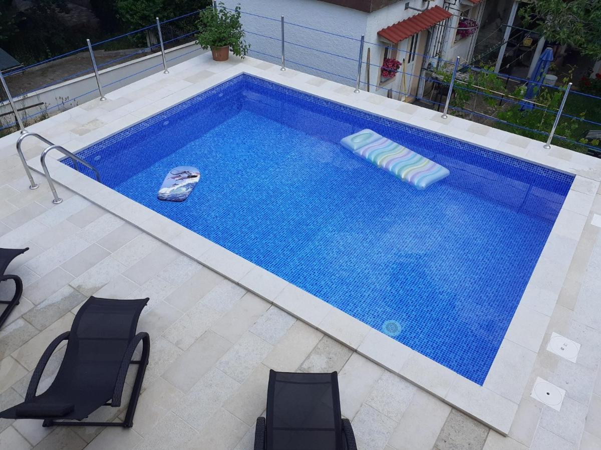 Apartment Hana With A Private Pool Malinska Eksteriør bilde